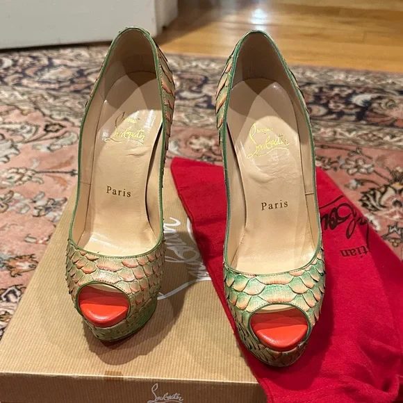 Christian Louboutin Scaled Green and Orange Heels - Picture 2 of 4